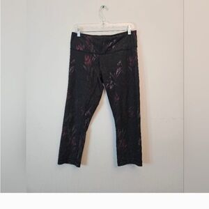 Lululemon Women Wunder Under Crop Midnight Iris. 
Measurements in pictures